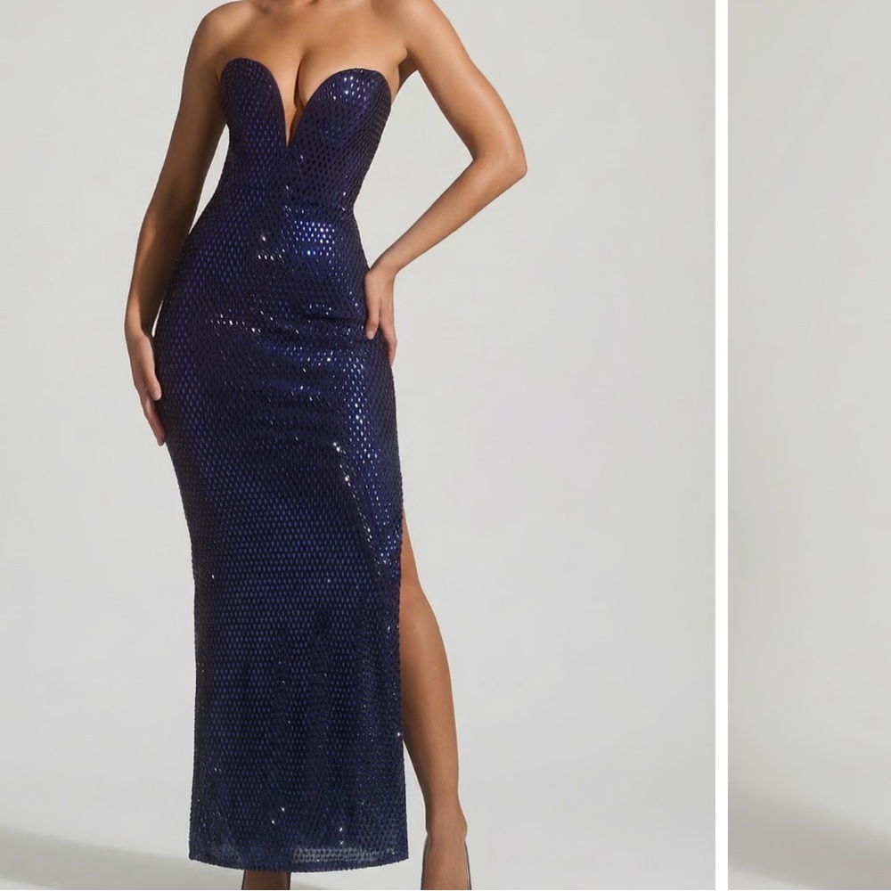 Lucile
Embellished Plunge Gown in Navy